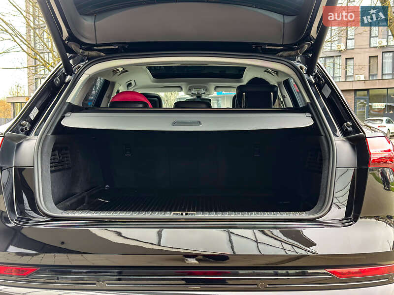 Внедорожник / Кроссовер Audi e-tron 2019 в Ужгороде