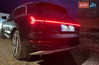 Внедорожник / Кроссовер Audi e-tron 2019 в 