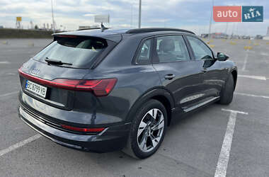 Внедорожник / Кроссовер Audi e-tron 2020 в 