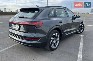 Внедорожник / Кроссовер Audi e-tron 2020 в 