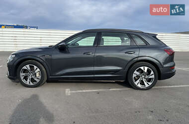 Внедорожник / Кроссовер Audi e-tron 2020 в 