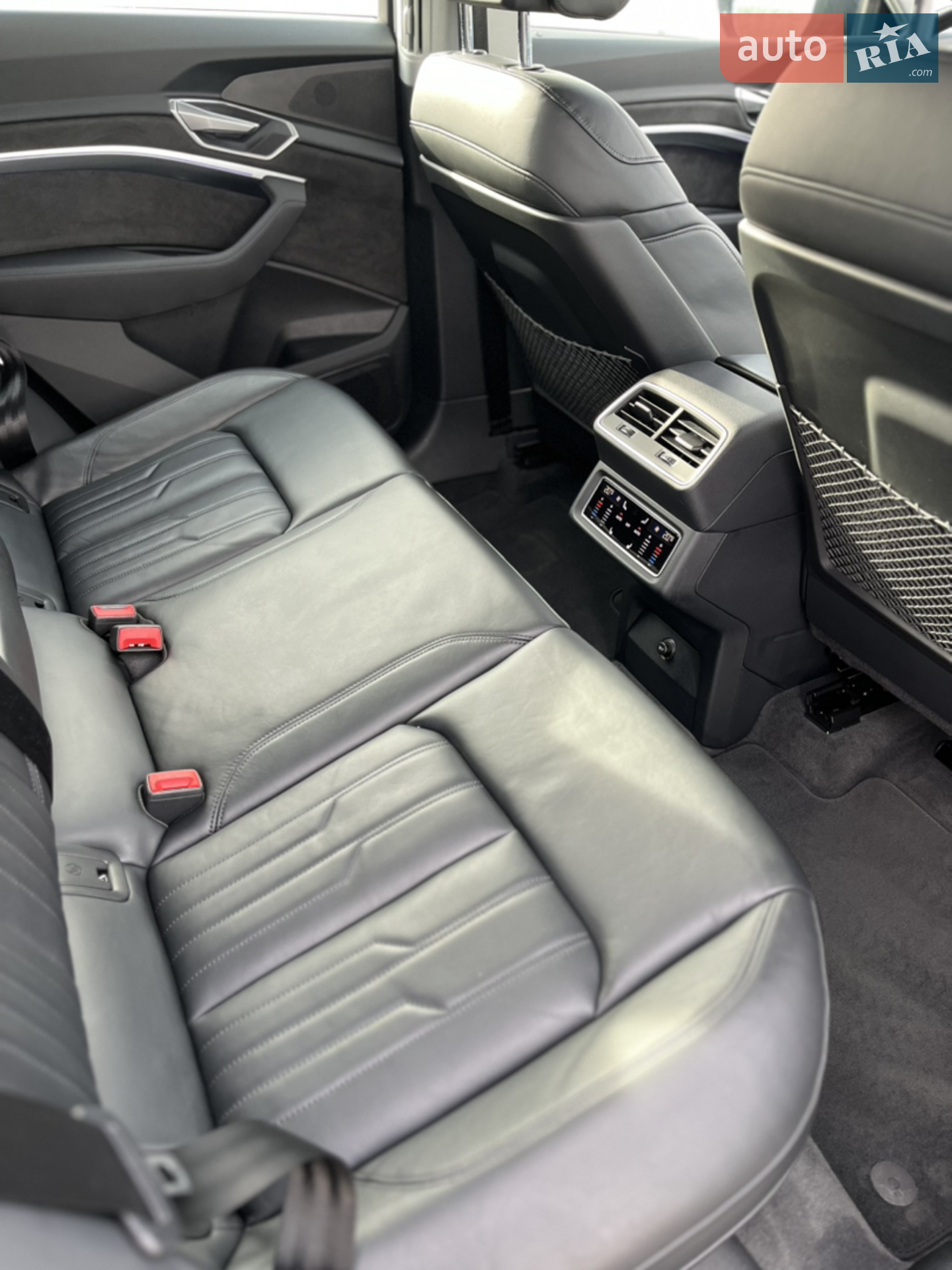 2020 Audi e-tron - мініатюра 29