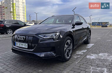 Внедорожник / Кроссовер Audi e-tron 2020 в 