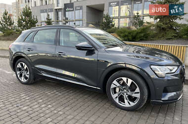 Внедорожник / Кроссовер Audi e-tron 2020 в 