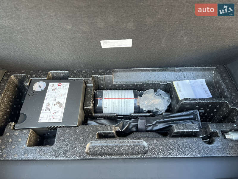 Позашляховик / Кросовер Audi e-tron 2021 в Золочеві