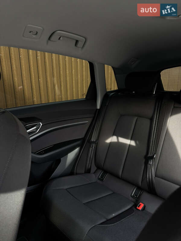 Позашляховик / Кросовер Audi e-tron 2021 в Золочеві