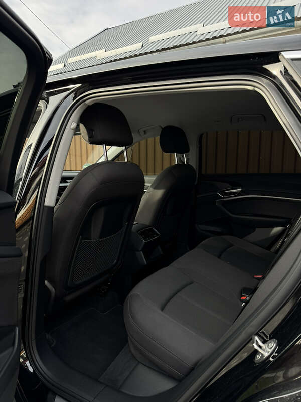 Позашляховик / Кросовер Audi e-tron 2021 в Золочеві