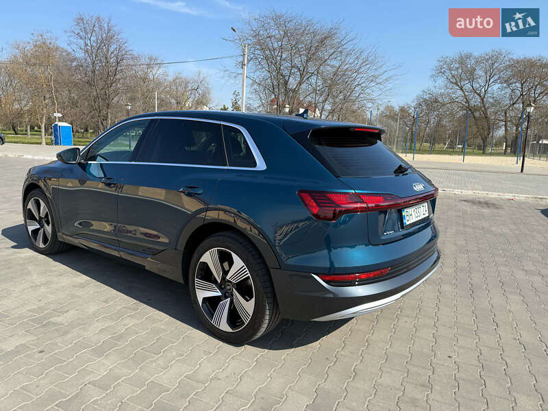 Audi e-tron 2021
