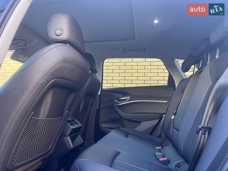 Позашляховик / Кросовер Audi e-tron 2020 в Луцьку