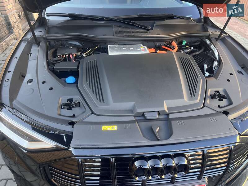 Позашляховик / Кросовер Audi e-tron 2020 в Луцьку