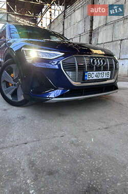 Внедорожник / Кроссовер Audi e-tron 2020 в 