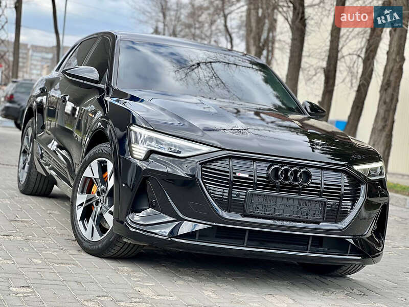 Внедорожник / Кроссовер Audi e-tron 2022 в Днепре фото 12 Внедорожник / Кроссовер Audi e-tron 2022 в Днепре