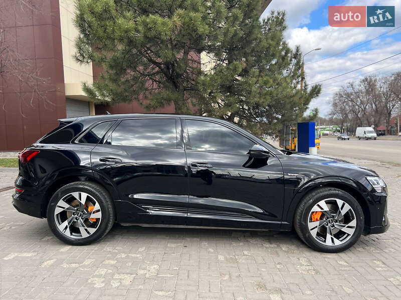 Внедорожник / Кроссовер Audi e-tron 2022 в Днепре фото 15 Внедорожник / Кроссовер Audi e-tron 2022 в Днепре