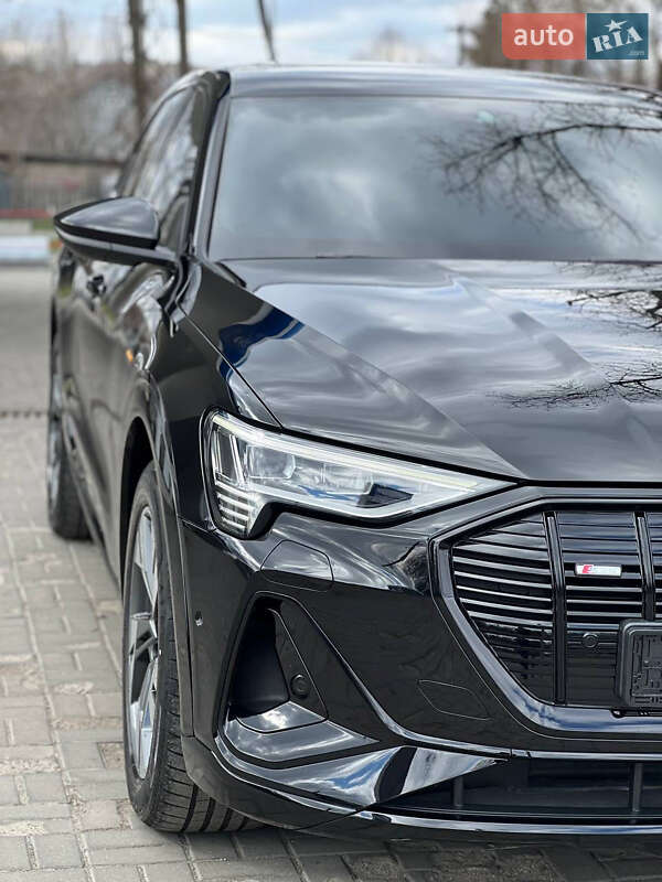 Внедорожник / Кроссовер Audi e-tron 2022 в Днепре фото 25 Внедорожник / Кроссовер Audi e-tron 2022 в Днепре