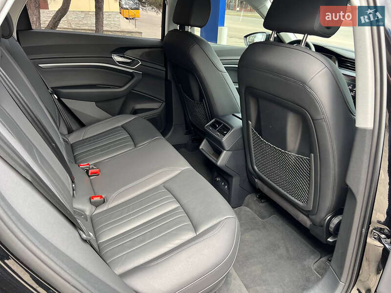 Внедорожник / Кроссовер Audi e-tron 2022 в Днепре фото 42 Внедорожник / Кроссовер Audi e-tron 2022 в Днепре
