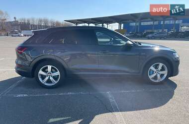Внедорожник / Кроссовер Audi e-tron 2020 в 