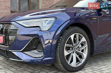 Внедорожник / Кроссовер Audi e-tron 2020 в 