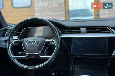 Внедорожник / Кроссовер Audi e-tron 2020 в 