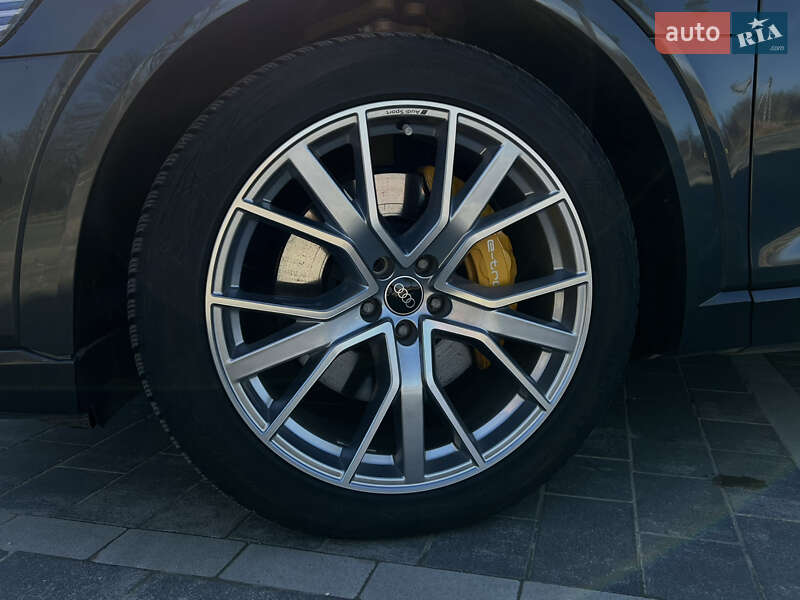 Внедорожник / Кроссовер Audi e-tron 2022 в Ужгороде