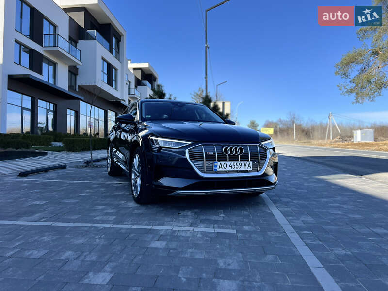 Внедорожник / Кроссовер Audi e-tron 2022 в Ужгороде