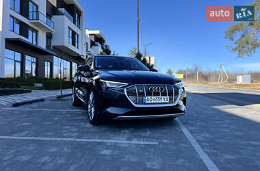 Внедорожник / Кроссовер Audi e-tron 2022 в 