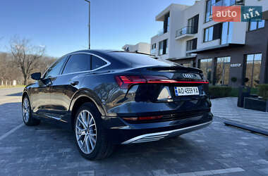 Внедорожник / Кроссовер Audi e-tron 2022 в 