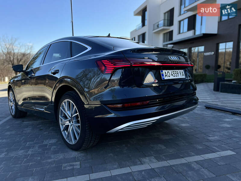 Внедорожник / Кроссовер Audi e-tron 2022 в Ужгороде