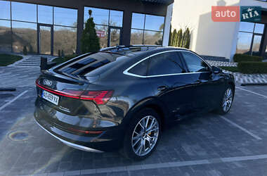 Внедорожник / Кроссовер Audi e-tron 2022 в 