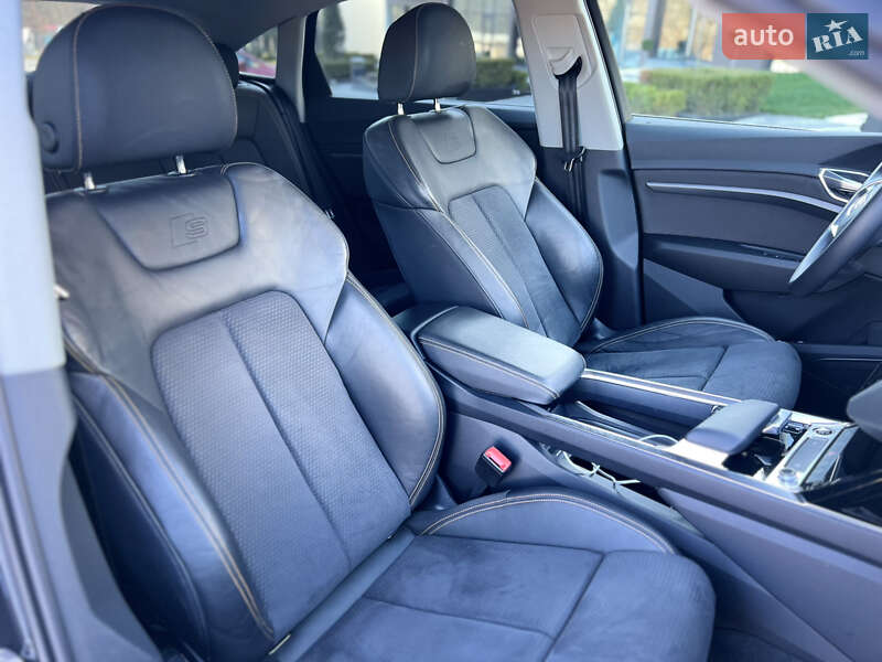 Внедорожник / Кроссовер Audi e-tron 2022 в Ужгороде