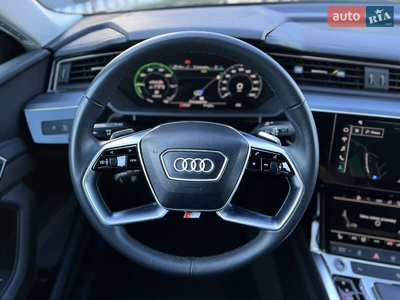 Внедорожник / Кроссовер Audi e-tron 2022 в Ужгороде