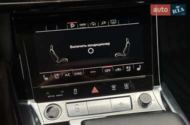Внедорожник / Кроссовер Audi e-tron 2022 в 