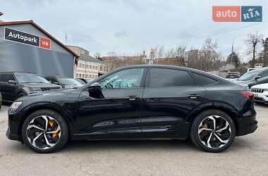Внедорожник / Кроссовер Audi e-tron 2022 в 