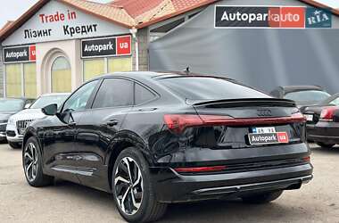 Внедорожник / Кроссовер Audi e-tron 2022 в 