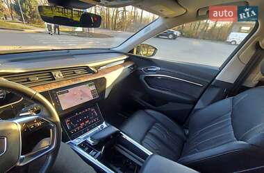 Внедорожник / Кроссовер Audi e-tron 2019 в 