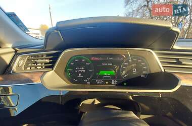 Внедорожник / Кроссовер Audi e-tron 2019 в 