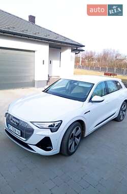 Внедорожник / Кроссовер Audi e-tron 2020 в 