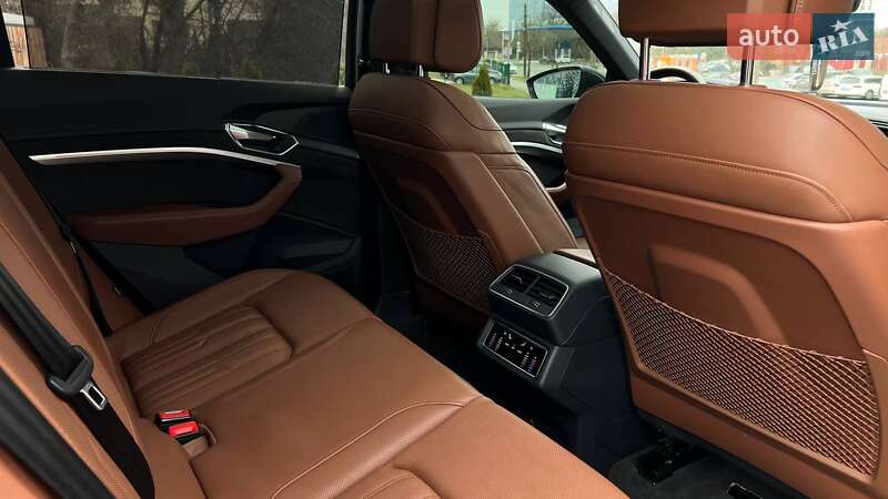 Внедорожник / Кроссовер Audi e-tron 2019 в Львове