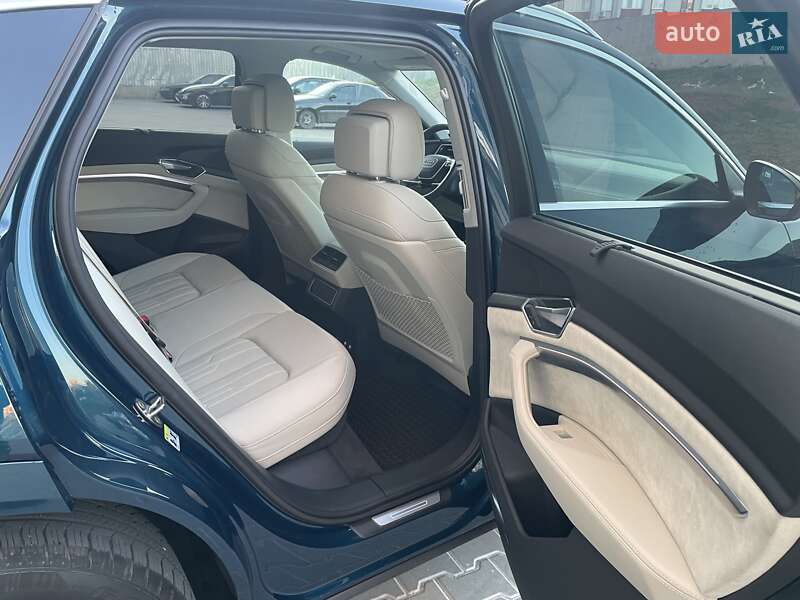 Внедорожник / Кроссовер Audi e-tron 2019 в Одессе