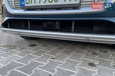 Внедорожник / Кроссовер Audi e-tron 2019 в 
