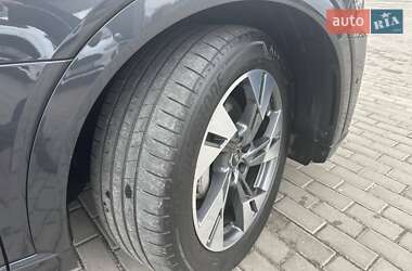 Внедорожник / Кроссовер Audi e-tron 2021 в 