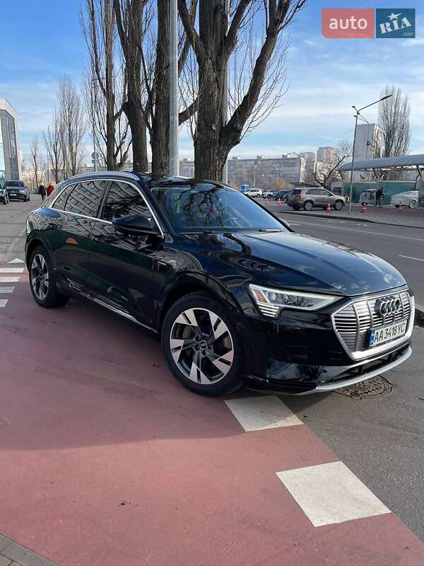 Audi e-tron 2021