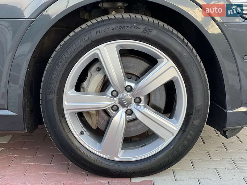 Внедорожник / Кроссовер Audi e-tron 2019 в Киеве