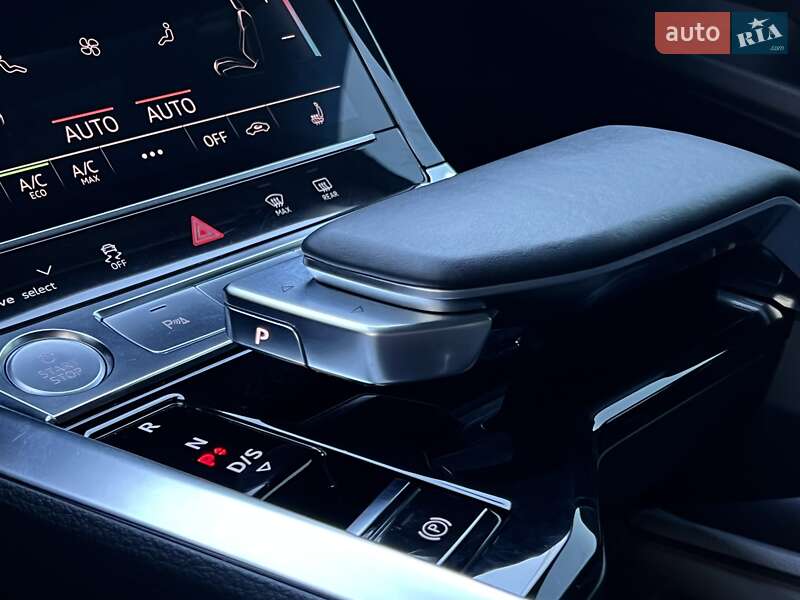 Внедорожник / Кроссовер Audi e-tron 2019 в Киеве