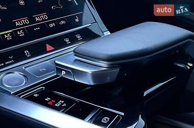 Внедорожник / Кроссовер Audi e-tron 2019 в 