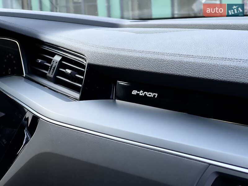 Внедорожник / Кроссовер Audi e-tron 2019 в Киеве
