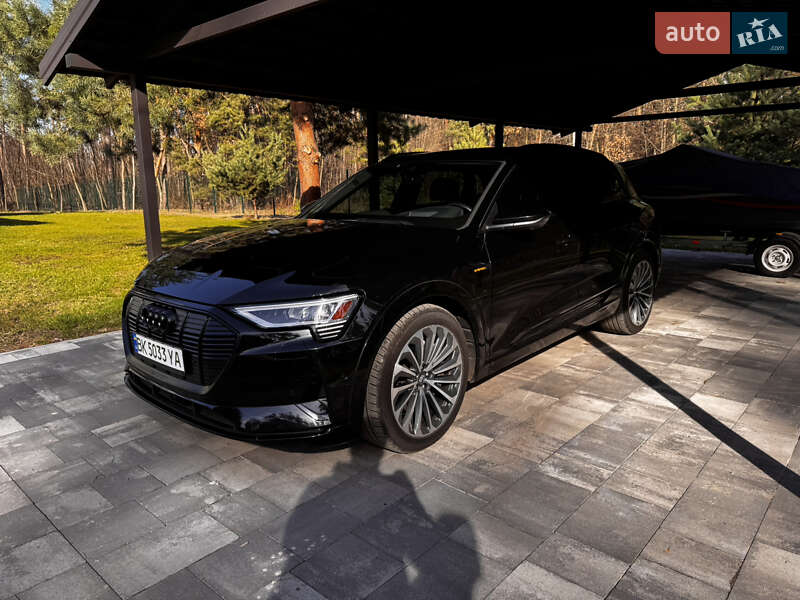 Позашляховик / Кросовер Audi e-tron 2019 в Києві