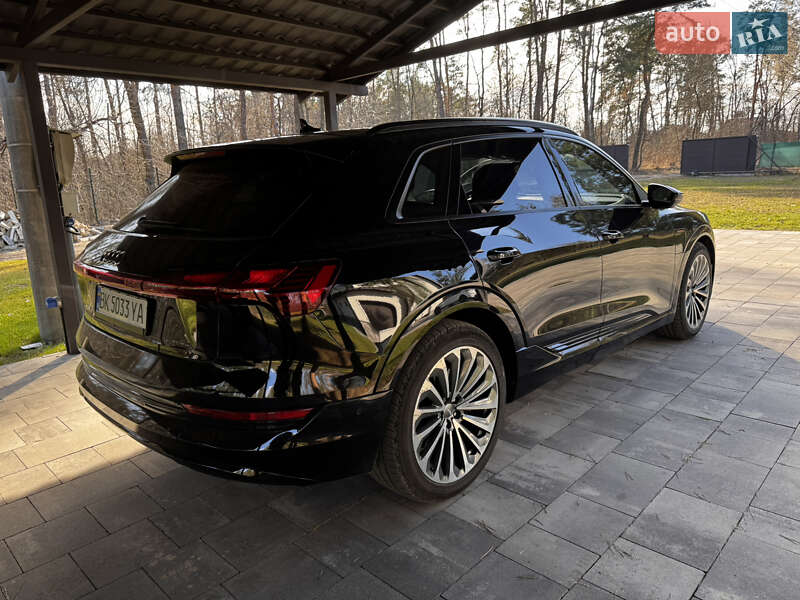 Позашляховик / Кросовер Audi e-tron 2019 в Києві