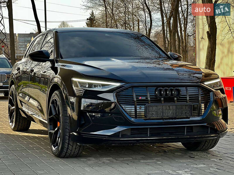 Позашляховик / Кросовер Audi e-tron 2022 в Дніпрі