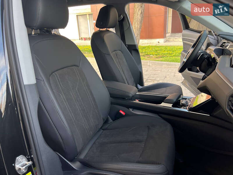 Позашляховик / Кросовер Audi e-tron 2022 в Дніпрі