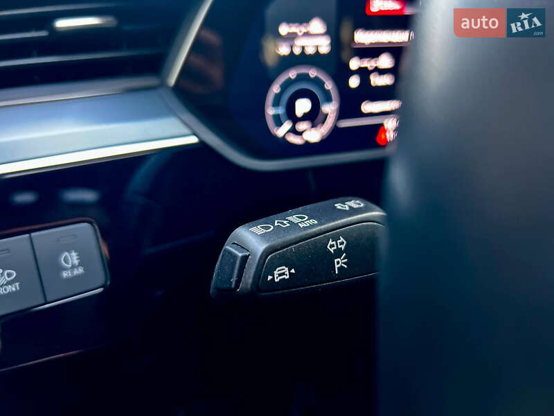 Позашляховик / Кросовер Audi e-tron 2022 в Дніпрі
